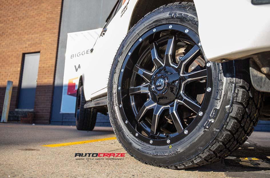 TOYOTA HILUX N80 4WD VANDAL GLOSS BLACK MILLED ACCENTS